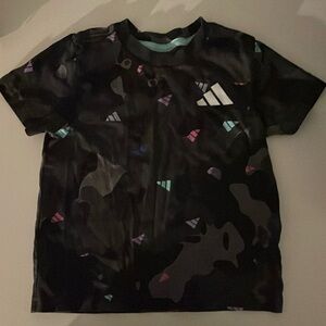 Adidas T-Shirt